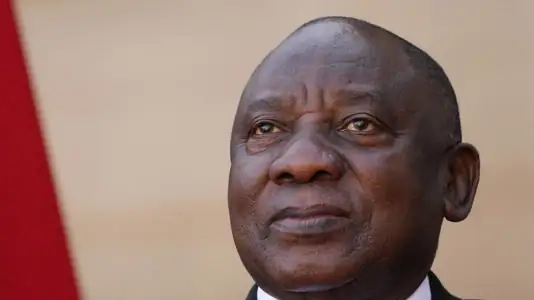 Afrique du Sud: le président Ramaphosa fragilisé sur plusieurs fronts