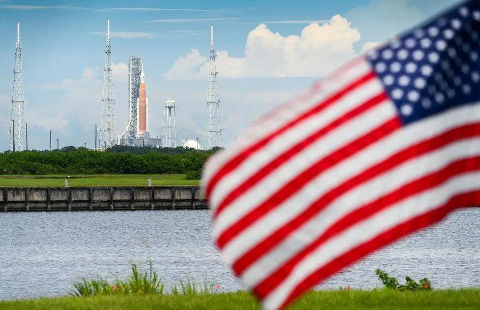 Artemis : la Nasa tentera de lancer la fusée lunaire samedi