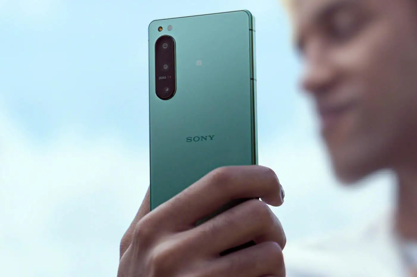 Sony Xperia 5 IV : un smartphone compact qui a raté une génération de puce