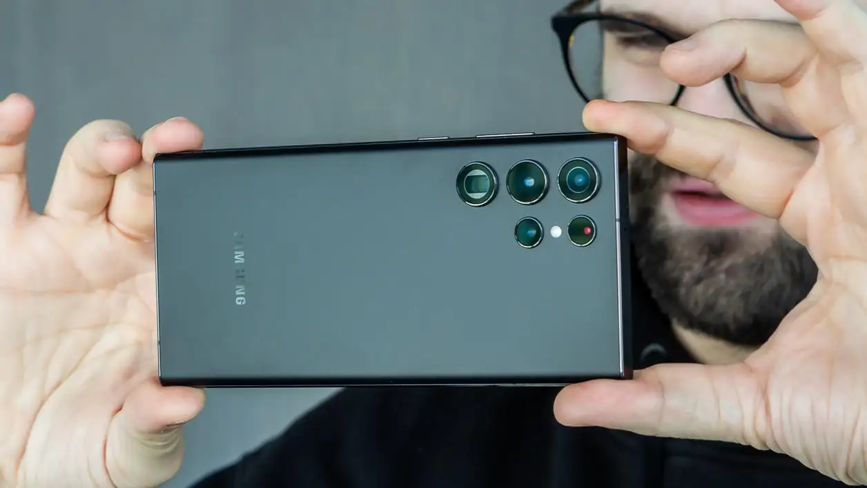 Samsung : Après Apple et Huawei,  ajouterait aussi une connexion satellite à ses smartphones