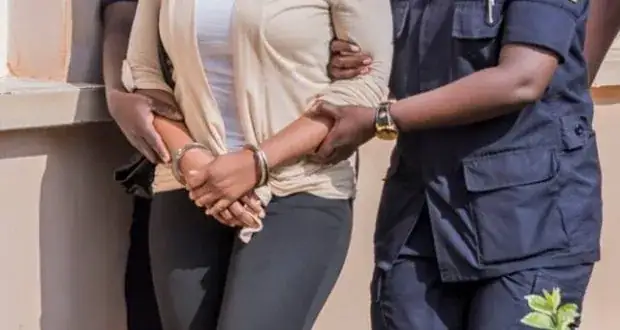 Vole :8 millions volés, une cheffe d’entreprise arrêtée devant son fils