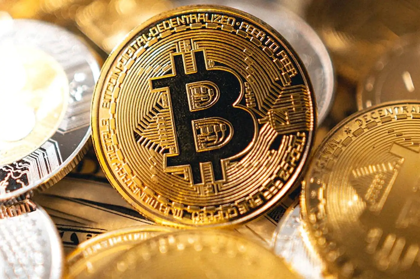 Cryptomonnaies : une utilisatrice empoche une fortune grâce à une faute de frappe