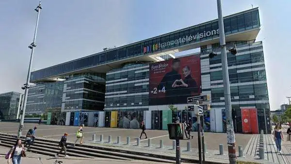 Un coup de feu tiré sur l&rsquo;immeuble de France Télévisions : un journaliste se trouvait dans le bureau