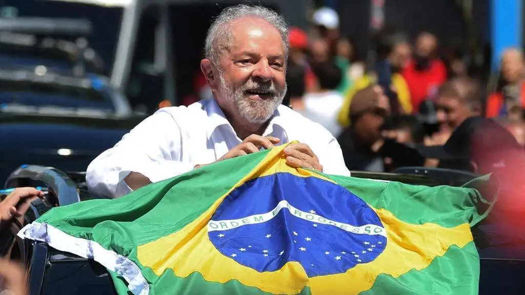 Présidentielle au Brésil: Luiz Inacio Lula da Silva élu à la tête du pays