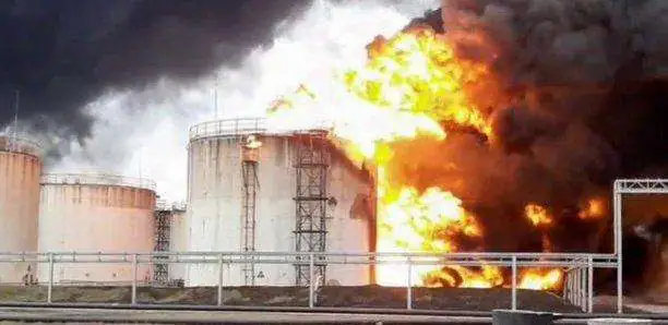 Russie: un dépôt de pétrole en feu après une frappe ukrainienne