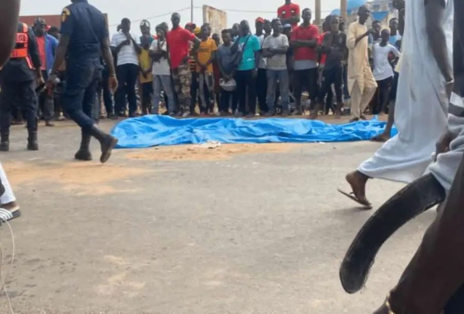 Kaolack: un gros porteur tue un conducteur de Jakarta