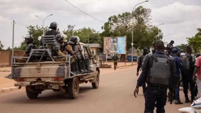 Burkina: l&rsquo;enrôlement contre le terrorisme continue, le gouvernement veut alléger les formalités