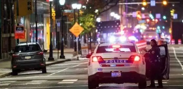 Un homme armé ouvre le feu dans une boîte de nuit LGBT au Colorado: 5 morts et 18 blessés