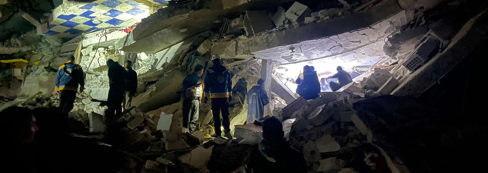 Un puissant séisme ébranle la Turquie et la Syrie: plus de 600 morts dans les deux pays