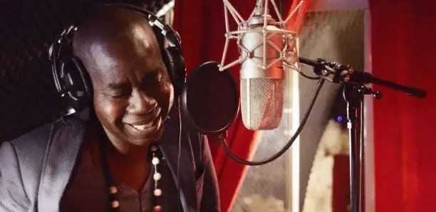 WORLD VOICES SHOW 2023 : Woz Kaly le chanteur sénégalais en lice