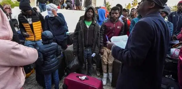 Tunisie: 300 personnes rapatriées par la Côte d&rsquo;Ivoire et le Mali (AFP)