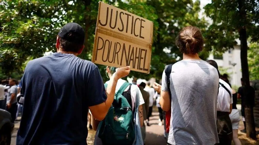 Obsèques à Conakry d&rsquo;un jeune Guinéen tué par la police française, un cas similaire à celui de Nahel