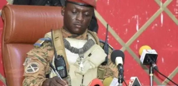 Burkina: « la puissance de l&rsquo;ennemi a beaucoup augmenté » reconnaît le capitaine Traoré