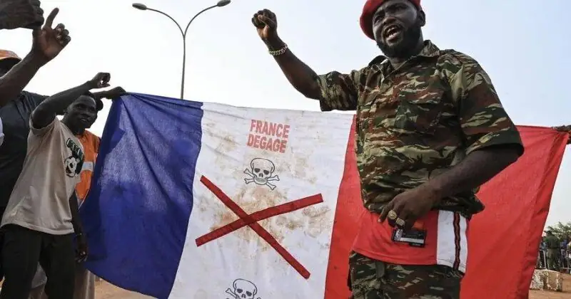 Reportage : à Niamey, des dizaines de milliers de manifestants déterminés à « chasser » les soldats français