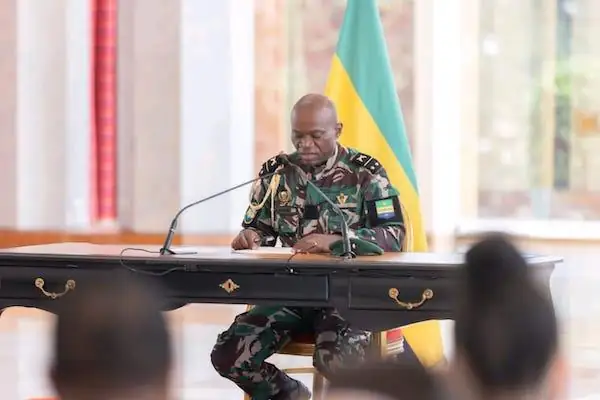 Le Président du CTRI reçoit la classe politique gabonaise et autres