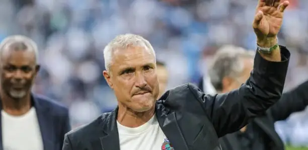 Racisme dans le football : l’US Orléans licencie l’entraîneur Bernard Casoni