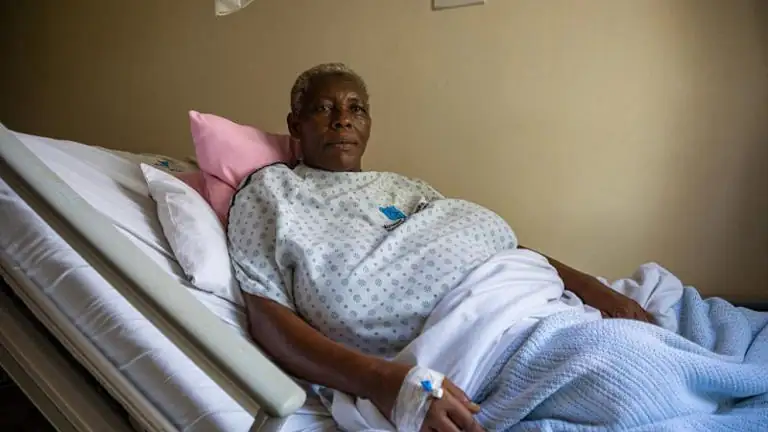 Une Ougandaise de 70 ans donne naissance à des jumeaux