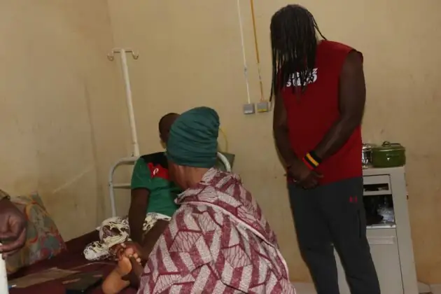 Terrorisme : L’artiste Tiken Jah Fakoly salue le patriotisme des soldats burkinabè blessés au front