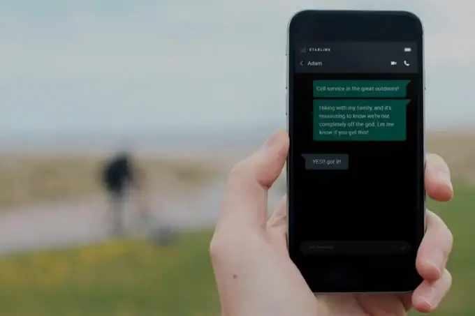 Les communications par satellite de Starlink fonctionnent avec n’importe quel iPhone ou smartphone Android
