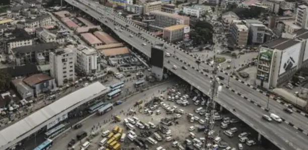 Face à la crise, les Nigérians sacrifient leur voiture