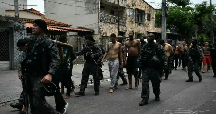Rio de Janeiro : 64 personnes tuées dont 4 policiers dans une opération…