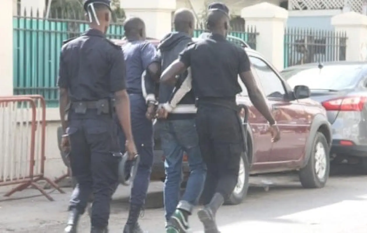 Escroquerie à Dalifort : le gendarme et le boutiquier