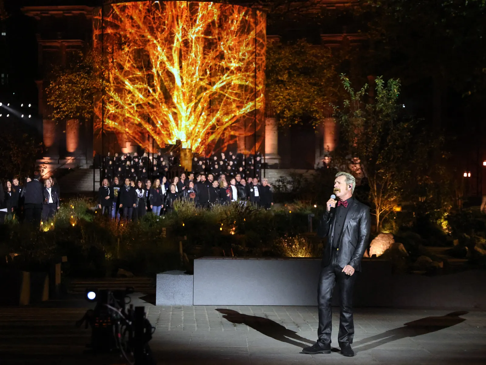 L&rsquo;histoire du morceauYou&rsquo;ll Never Walk Alone,chanté hier soir, en hommage aux victimes du 13 novembre 2015
