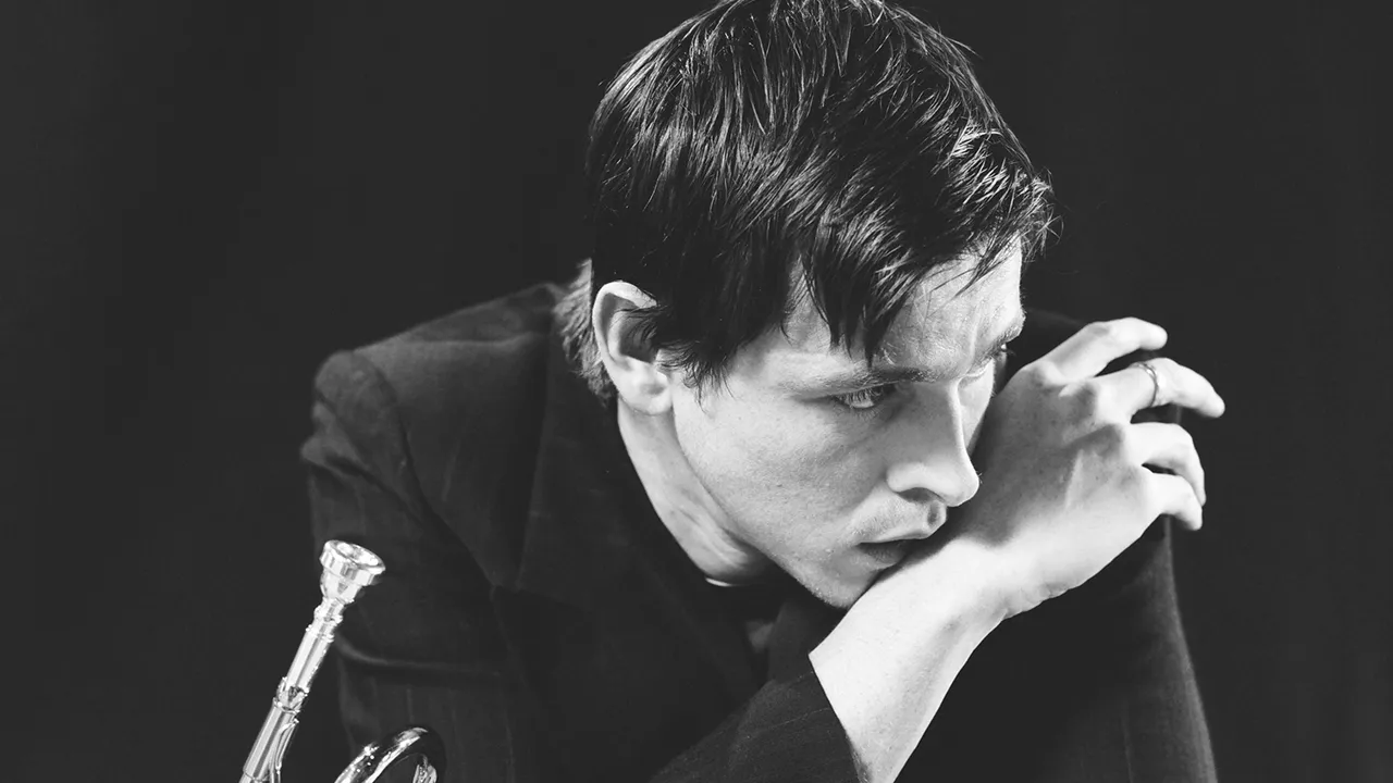 Harris Dickinson: «AprèsBabygirl, j’ai reçu des commentaires profondément inappropriés de la part de femmes d’âge mûr»