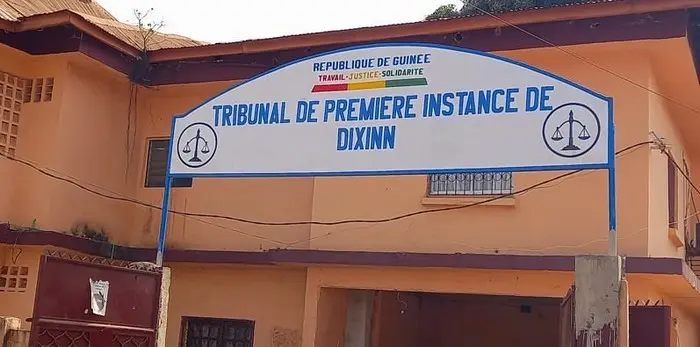 TPI de Dixinn: deux ans de prison requis contre le chauffeur accusé d’avoir refusé un contrôle de routine au pont 8 novembre