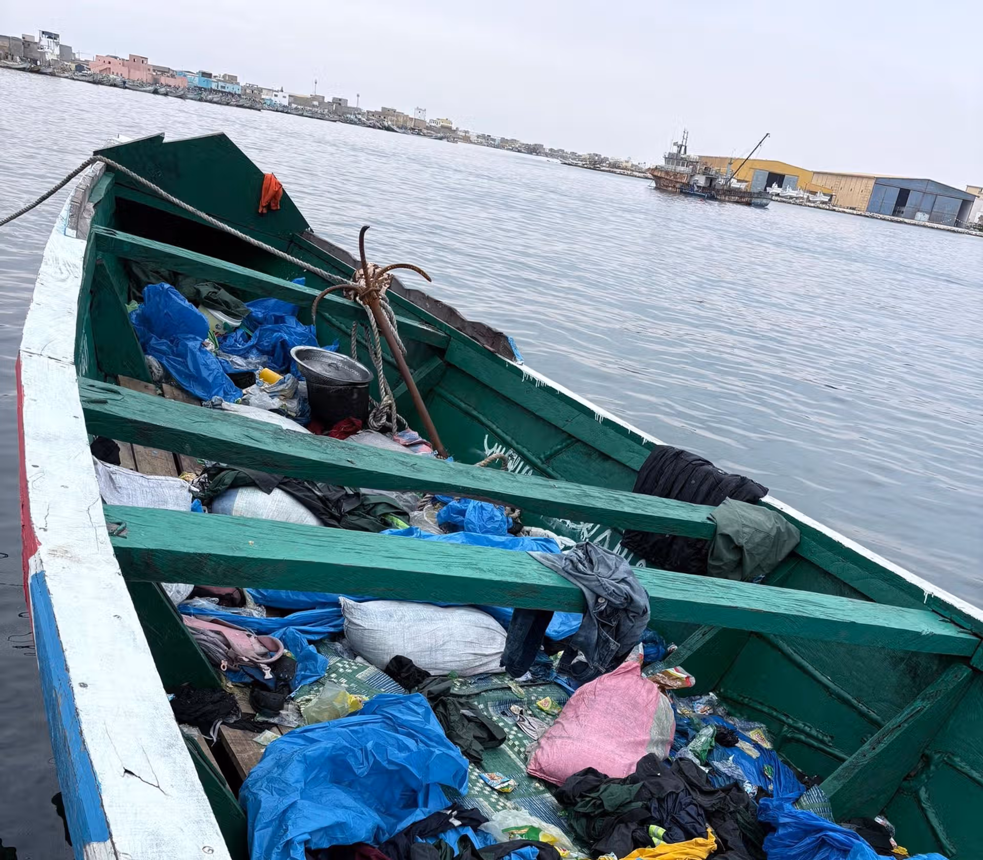 Urgent- Nouadhibou : 156 migrants secourus aprû´s dix jours en mer, un rûˋcit de survie marquûˋ par lãabandon des capitaines