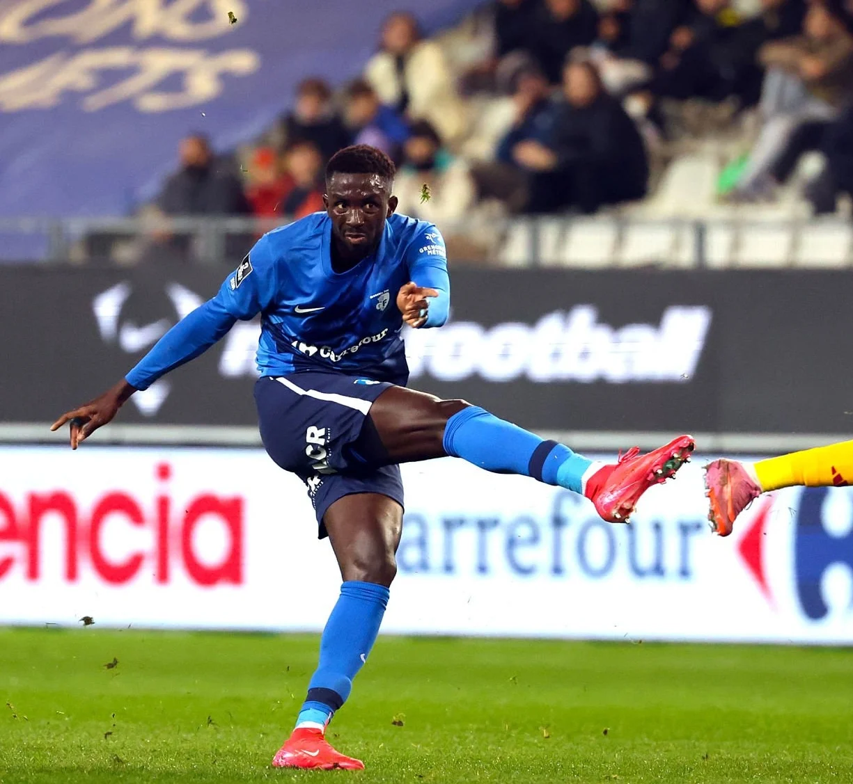 Grenoble : Samba Lélé Diba inscrit son premier but en pro contre Annecy en Coupe de France