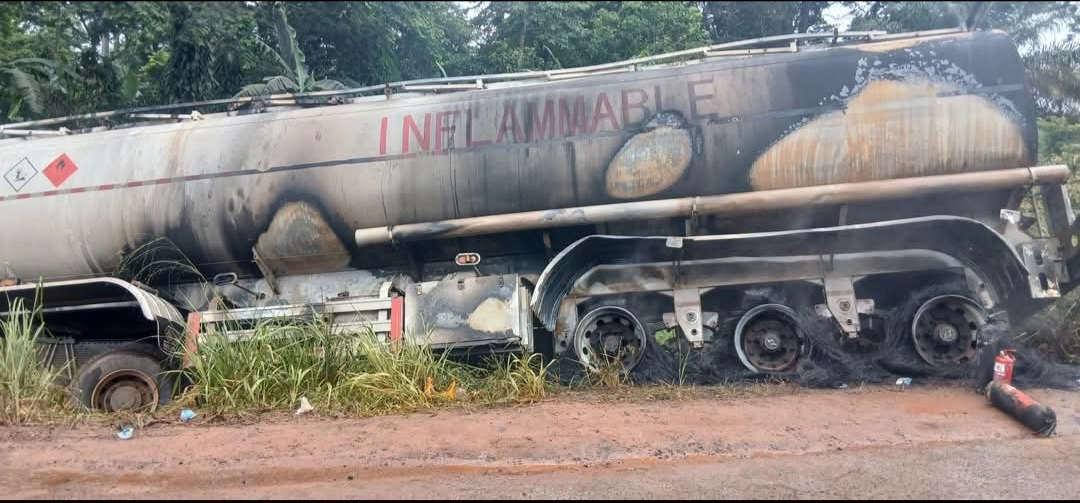Macenta–N’Zérékoré : un camion-citerne s’embrase à Kèrèmèda au petit matin