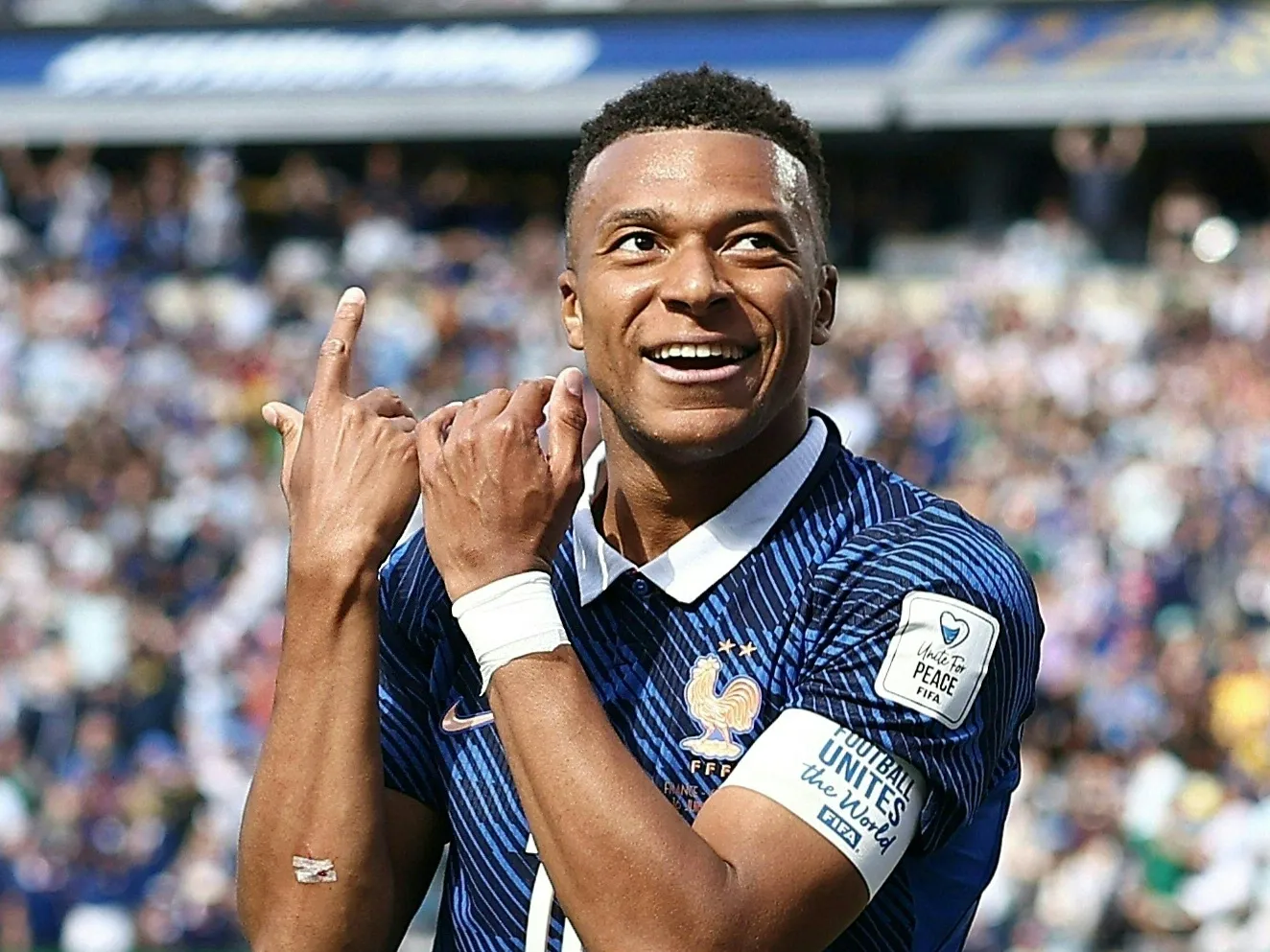 Kylian Mbappé : pourquoi a-t-il joué de la flûte traversière pour célébrer son premier but contre le Sénégal ?