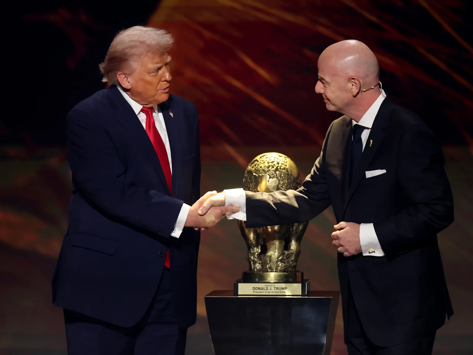 Donald Trump remettra bien le trophée au vainqueur de la Coupe du monde