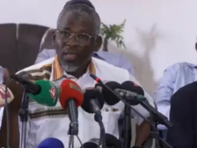 « Réforme précipitée et non inclusive »: Aar Sunu Constitution lance un appel à Ousmane Sonko