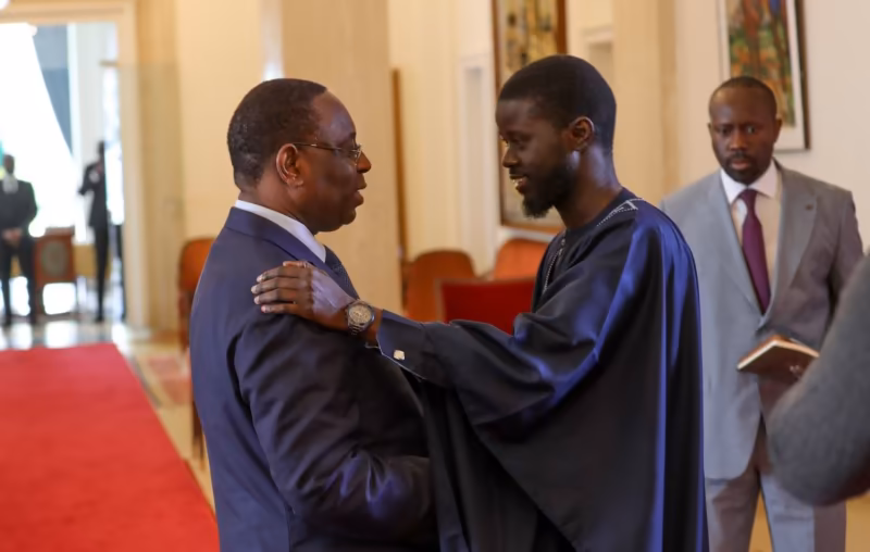 Réception au Palais : Ça part dans tous les sens entre Macky Sall et Bassirou Diomaye Faye